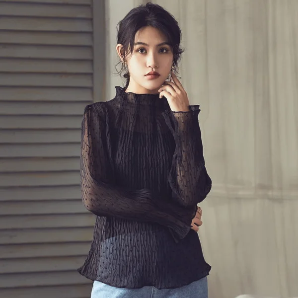 初夏上衣清单 这些材质清爽够时髦