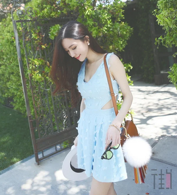 放弃小清新风格,学女神的小性感衣品