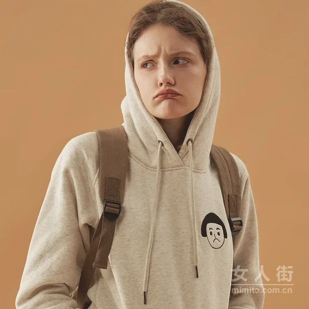 三月春暖花开，春款卫衣的搭配示范