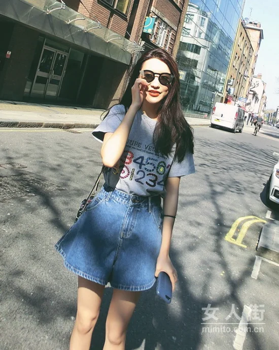 牛仔裤的百搭穿法，让夏日酷感升级