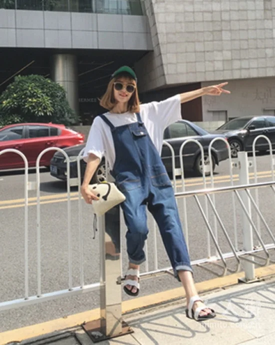 牛仔裤的百搭穿法，让夏日酷感升级