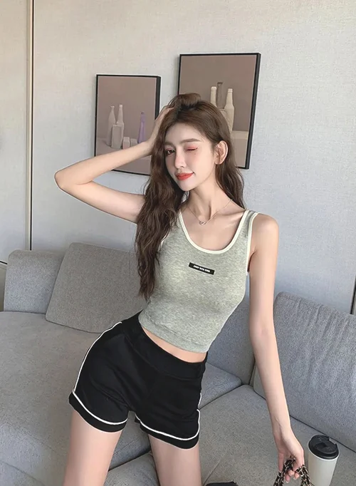 珍妮芬服饰 “甜心女孩“甜翻整个夏天