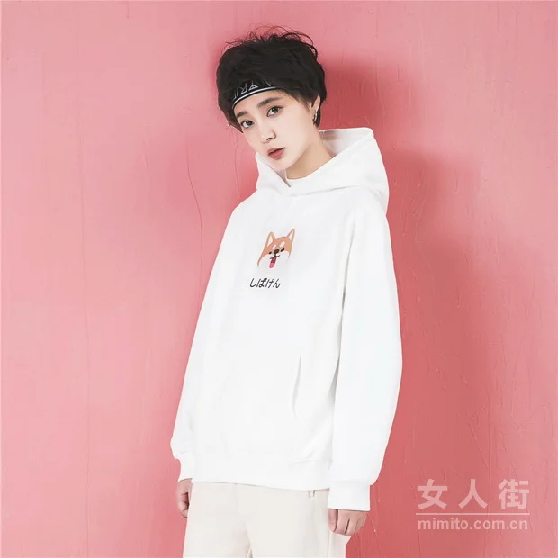 三月春暖花开，春款卫衣的搭配示范