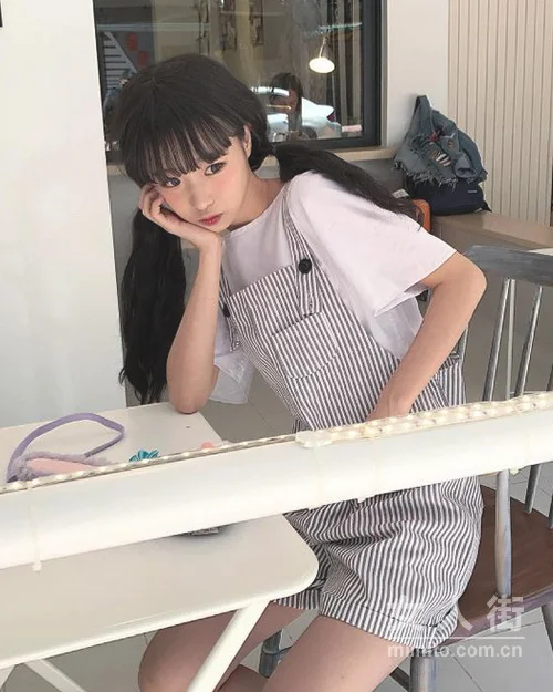 百搭？减龄？你需要的一定是这条背带短裤！