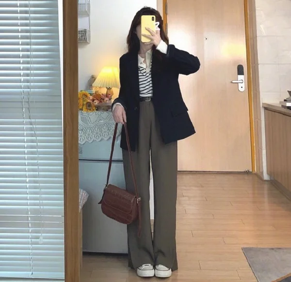 简单实用的早秋基础款穿搭示范