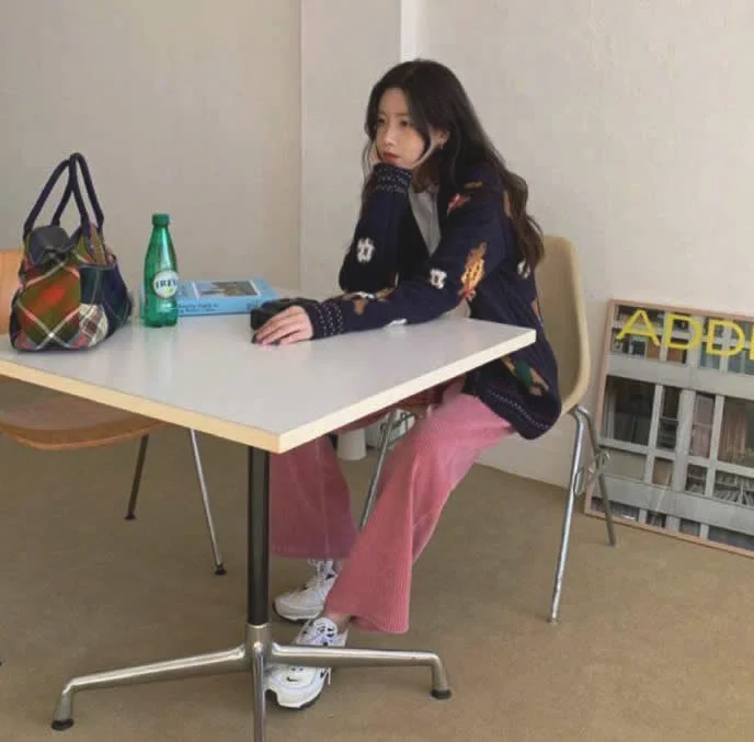 提升穿衣时尚感小技巧，初春必备特色彩穿搭