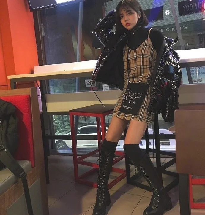 适合帅气酷女孩的冬季日常穿搭