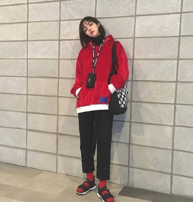 适合帅气酷女孩的冬季日常穿搭