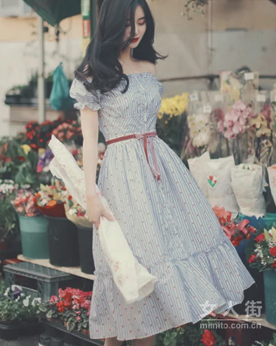 拒绝千篇一律,连衣裙要有点小惊艳