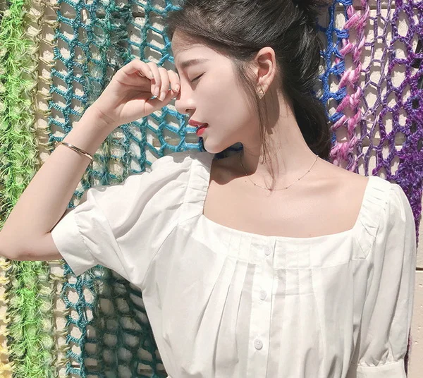 初秋衣橱，选对了上衣让你潮到没朋友