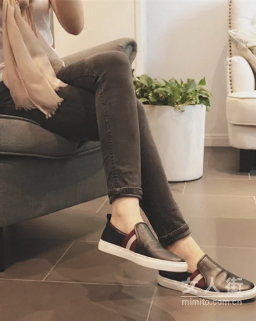 小美女们，这些经典单品衣柜里有吗？