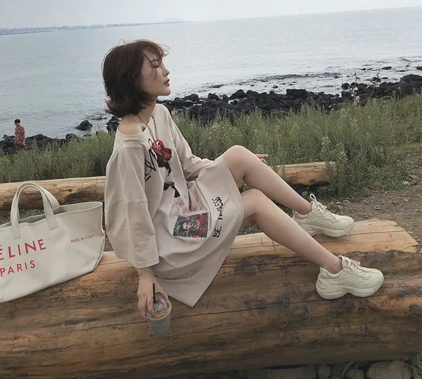 初秋衣橱，选对了上衣让你潮到没朋友