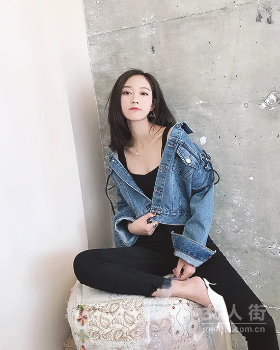 牛仔控女生春季的正确穿搭示范