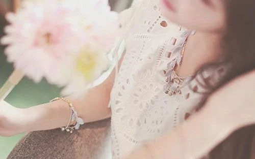 怎样搭配服装显瘦_什么类型的衣服显瘦