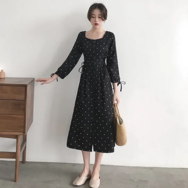 今年火起来搭配，连衣裙+凉拖绝配CP