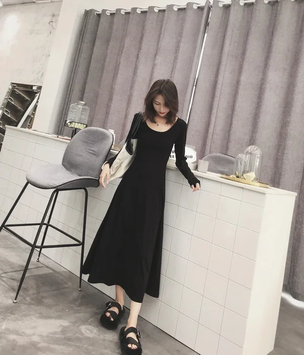 今年火起来搭配，连衣裙+凉拖绝配CP