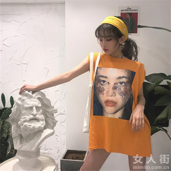 今夏流行下身消失，Oversize T恤引领潮流
