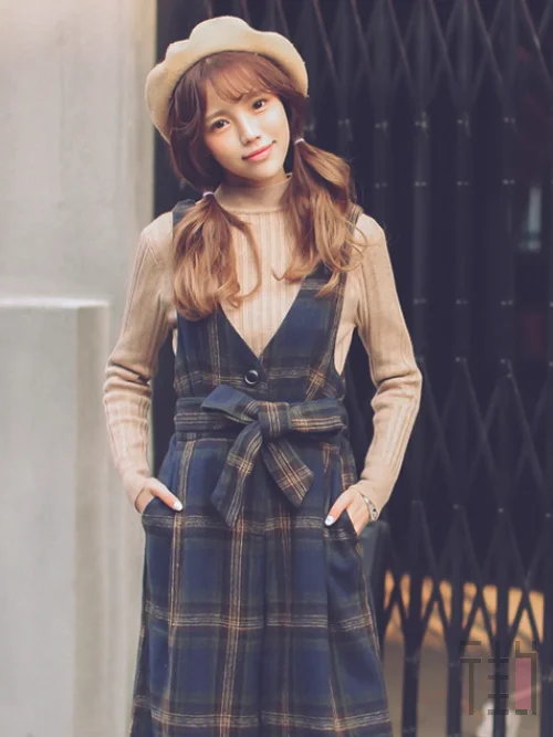 早春流行搭配,背带裤让女生活力四射