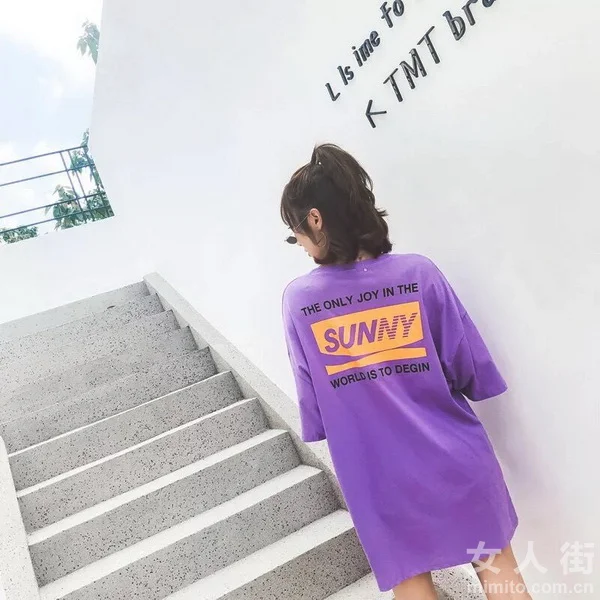 炫酷紫色风暴，潮妞紫色T恤搭配示范