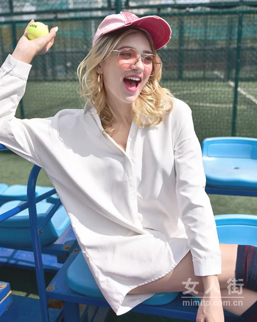 衬衫+毛衣叠着穿 脱了外套更有型