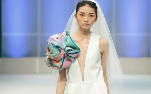 服装设计师每天干什么_当服装设计师要具备什么