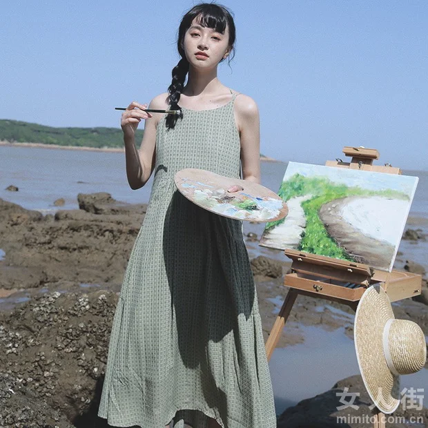 六月美丽女生的穿衣搭配日记