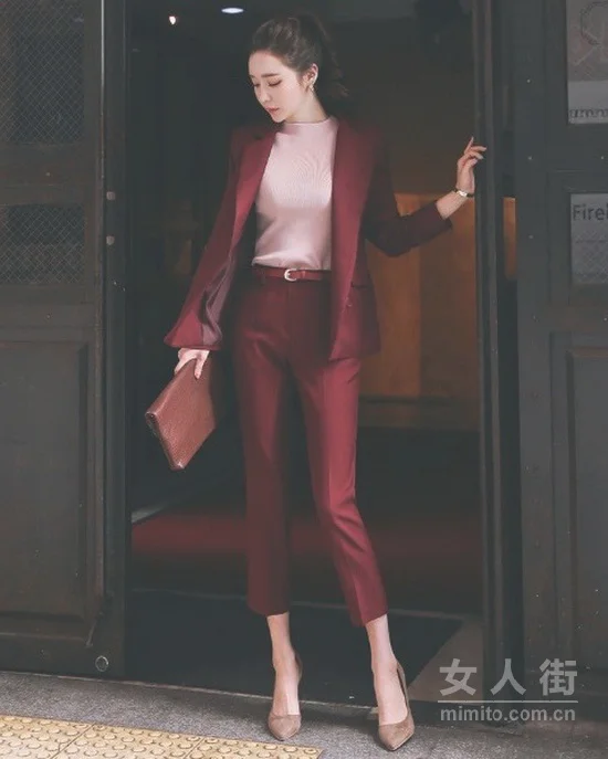 解锁西装新潮流，用裙子做it girl