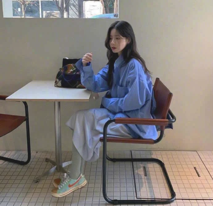 2021年初春必备的独特色彩穿搭