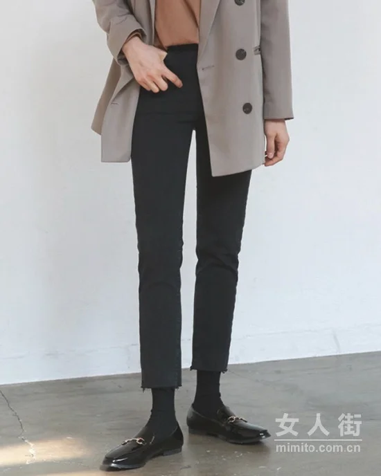 衣橱必备的牛仔裤，怎么搭都是时髦精