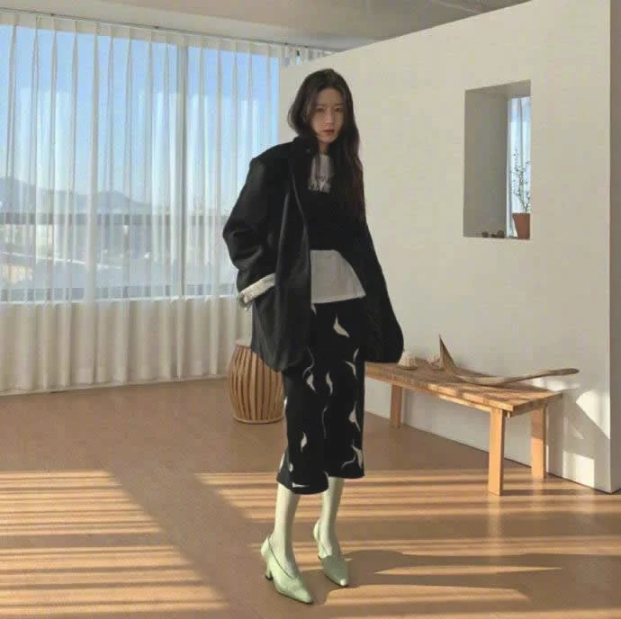 2021年初春必备的独特色彩穿搭
