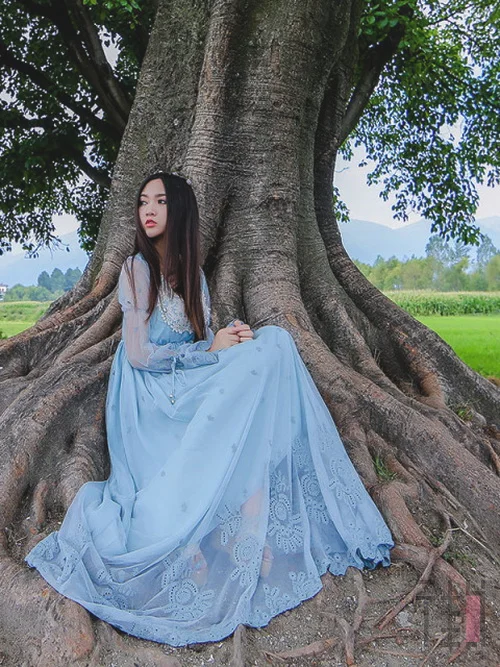 女人明媚的春天,怎少得了一条长裙