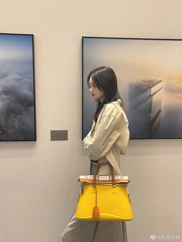 贺聪更新日常私服照，温柔又气质东方小仙女