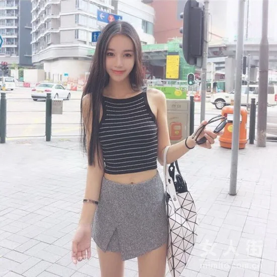 夏日小背心搭配,七月让你胸器毕露