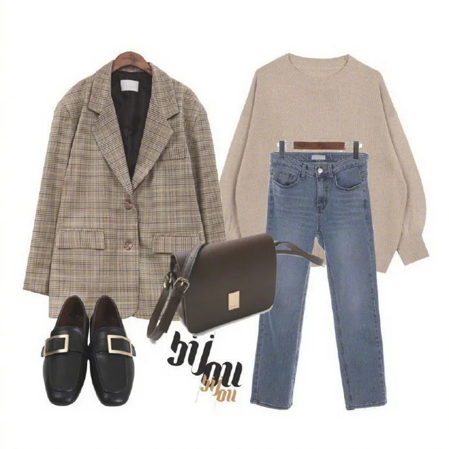 女人冬季格子呢西装外套穿搭示范