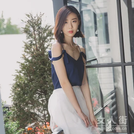 夏日小背心搭配,七月让你胸器毕露