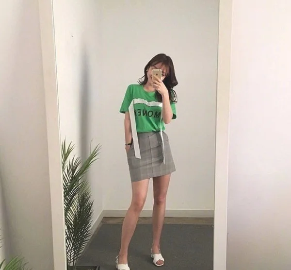 夏天，女生就要穿上漂亮的裙子