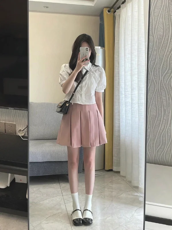 让人耳目一新，女生端庄优雅搭配集