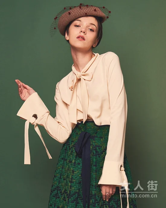 早春三月，小仙女的纯色衬衫搭配