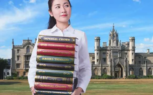 服装设计师的前景好吗