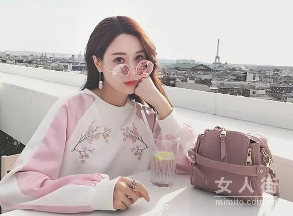 早秋卫衣正当道,耍帅扮靓轻松hold