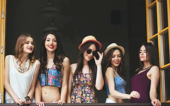 如何搭配服装显瘦