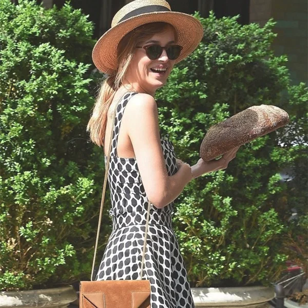 清新复古裙装，打造夏末时髦感！