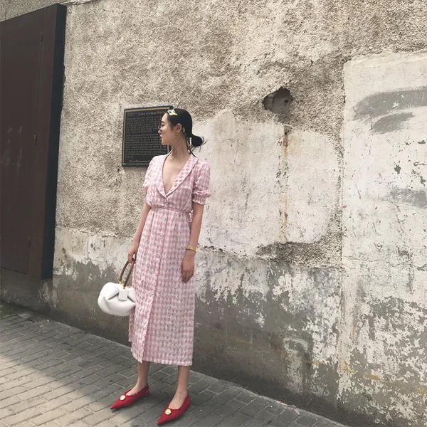 清新复古裙装，打造夏末时髦感！