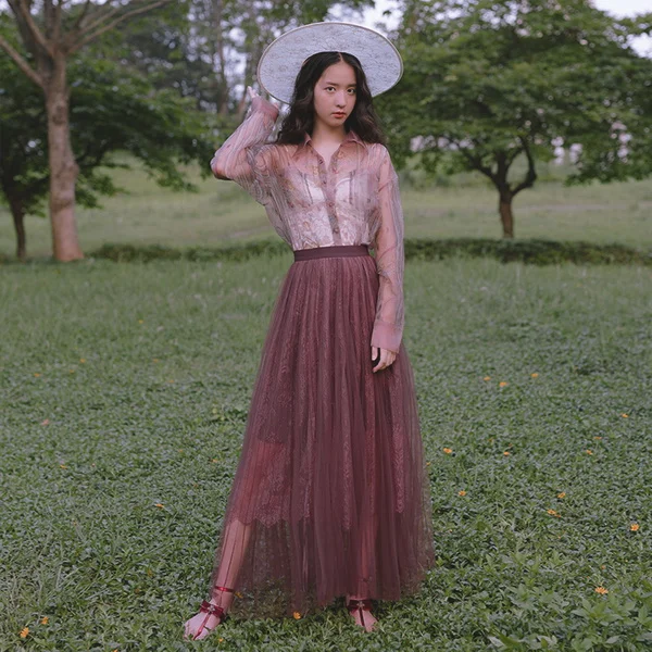 清新复古裙装，打造夏末时髦感！