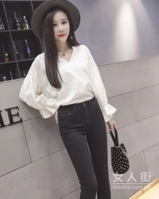 潮妞必备的铅笔裤，靠它穿出大长腿