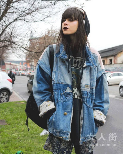 妹子的酷酷连帽卫衣，穿卫衣不唱嘻哈！