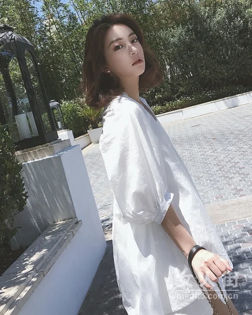 衬衫控的夏天,女生这样穿更撩人