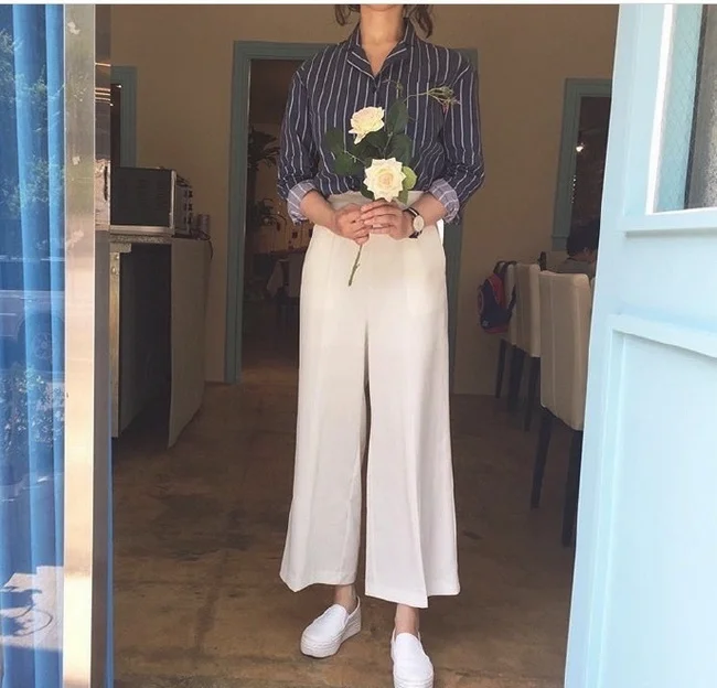 90后女人清爽乾淨的夏日休闲look