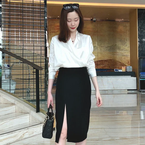 拒绝古板！撩人半裙搭配演绎职场女王范