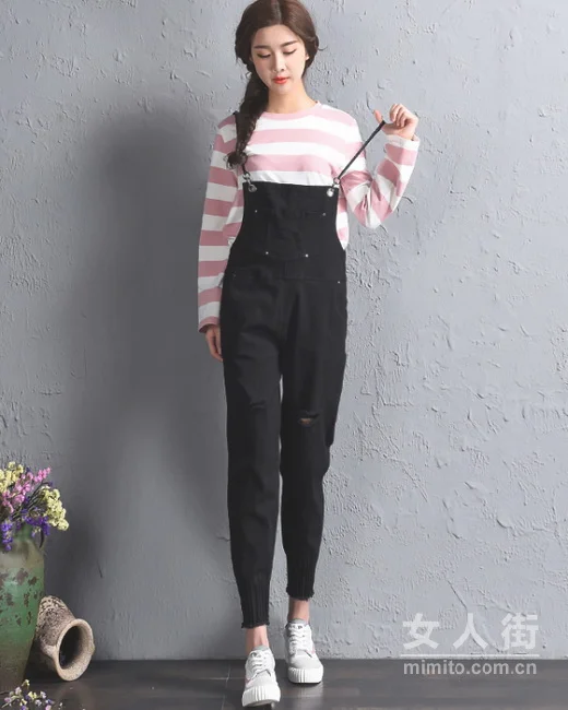 9月时髦搭配,减龄当选背带裤穿搭